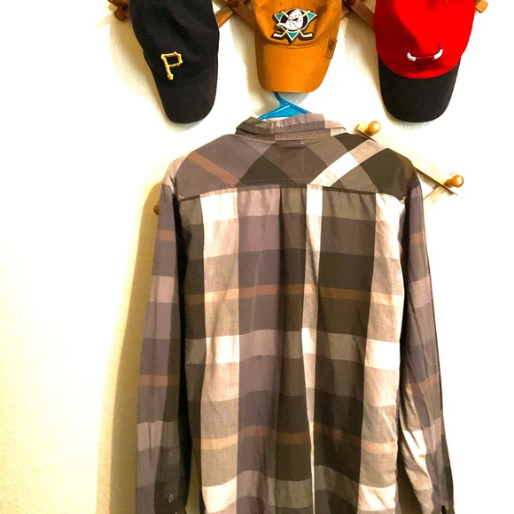 Men’s Levi shirt - Picture 3 of 3